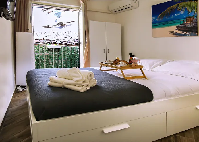 Home La Marina